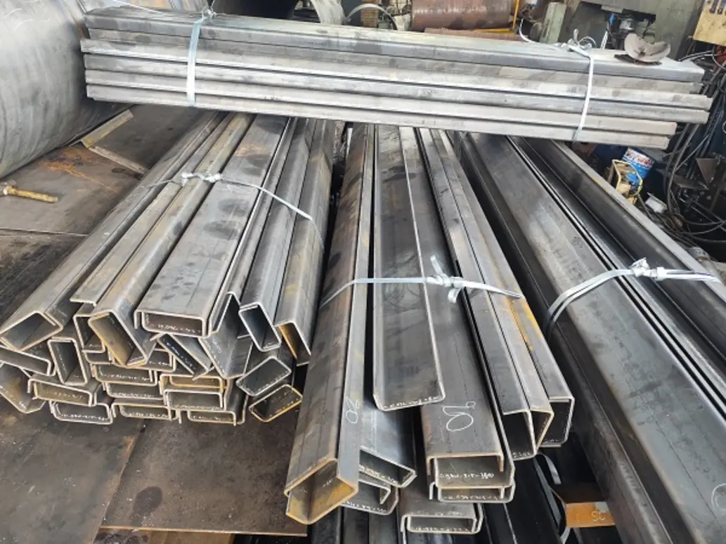 Kỹ thuật chấn và dập thép tấm chuyên nghiệp cho gia công sản phẩm theo yêu cầu năm 2025