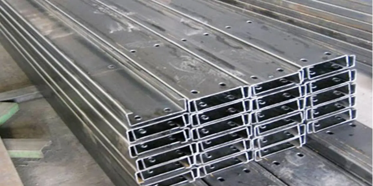 Thép xà gồ C mạ kẽm trong nhà xưởng, giải pháp bền vững và tiết kiệm năm 2025
