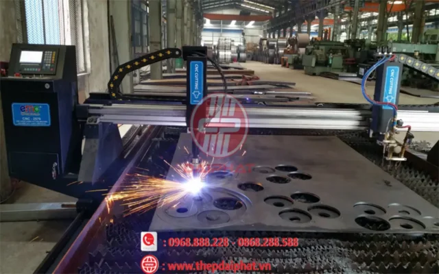 Biểu đồ so sánh công nghệ cắt thép hình hiện đại tại Việt Nam theo tiêu chí chính xác, chi phí và ứng dụng.